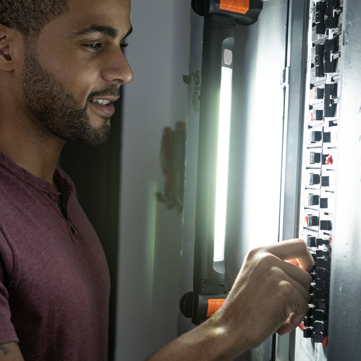 BLACK+DECKER® 1,400 Lumens Premium Magnetic Utility Light Bar